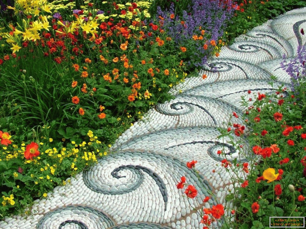 Dekorativní design zahradní cesty