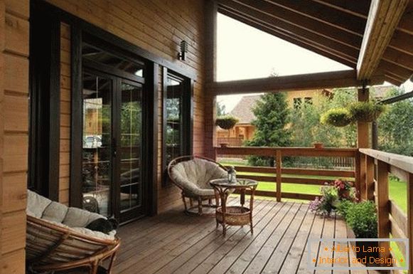 Фото 2: Zavřená letní kuchyně s verandou