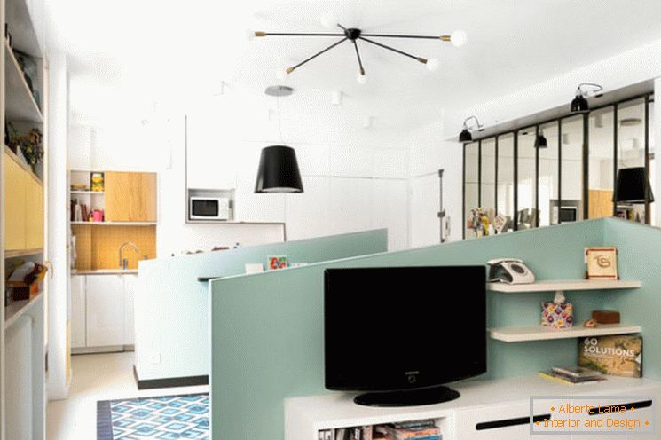 Myšlenka interiéru obývacího pokoje pro malé byty od architektů MAEMA