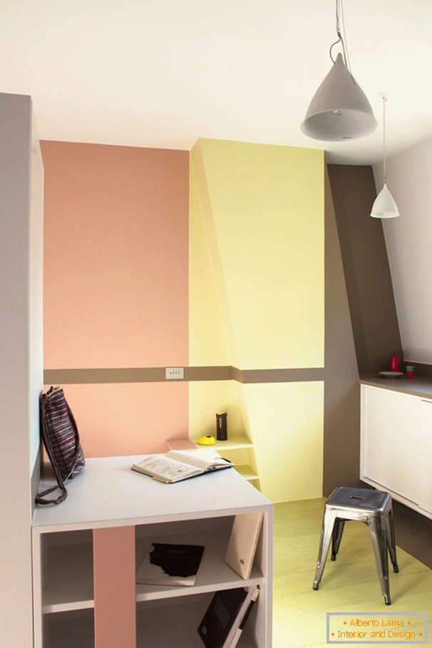 Vícebarevné stěny v bytě