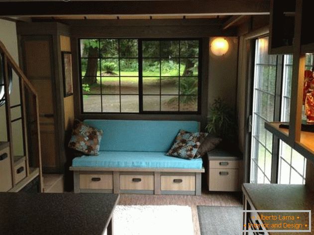 Obývací pokoj v malém japonském domě