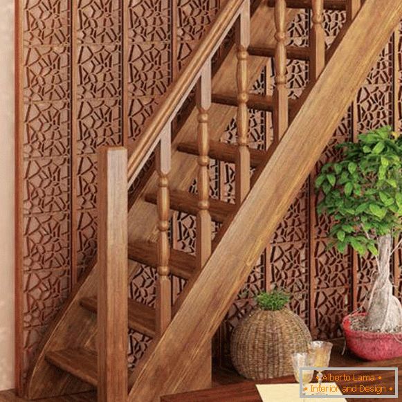 Krásný schodišťový design v soukromém domě - fotografie dřevěného modelu