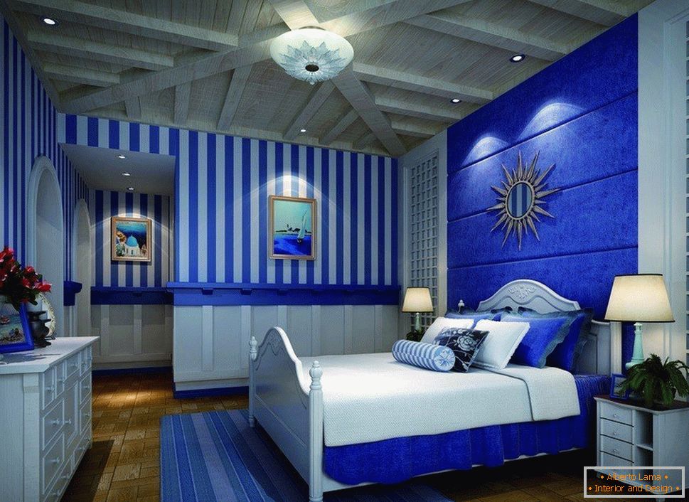 Bílý a modrý interiér ložnice