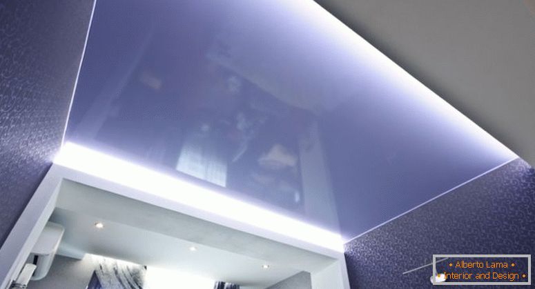 plovoucí strop v koupelně-fialová