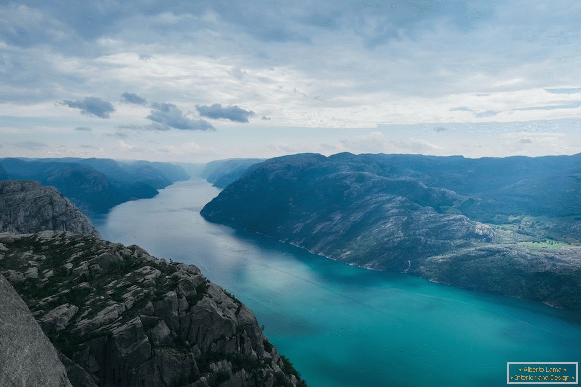 Pohled z hory Preikestolen