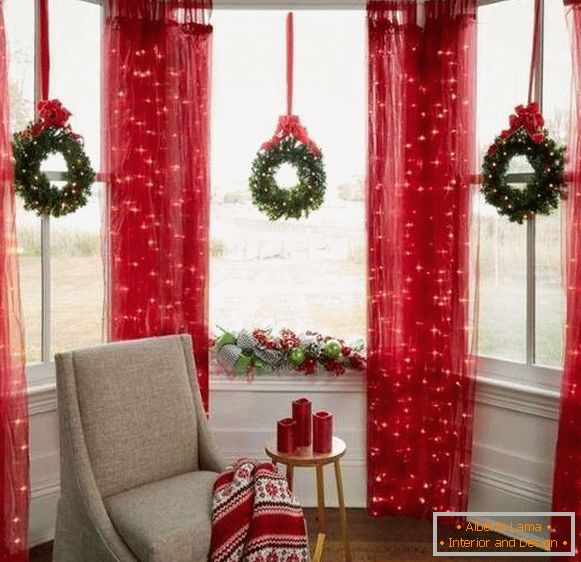 Vánoční strom věnce pro okenní dekorace a záclony