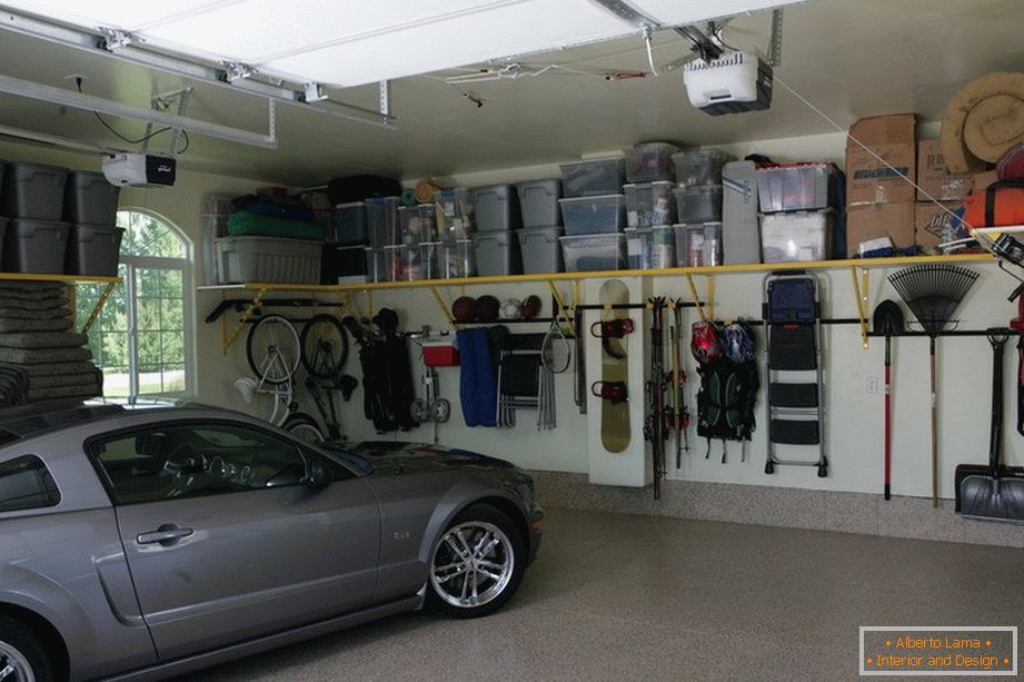 Uspořádání skladovací místnosti v garáži