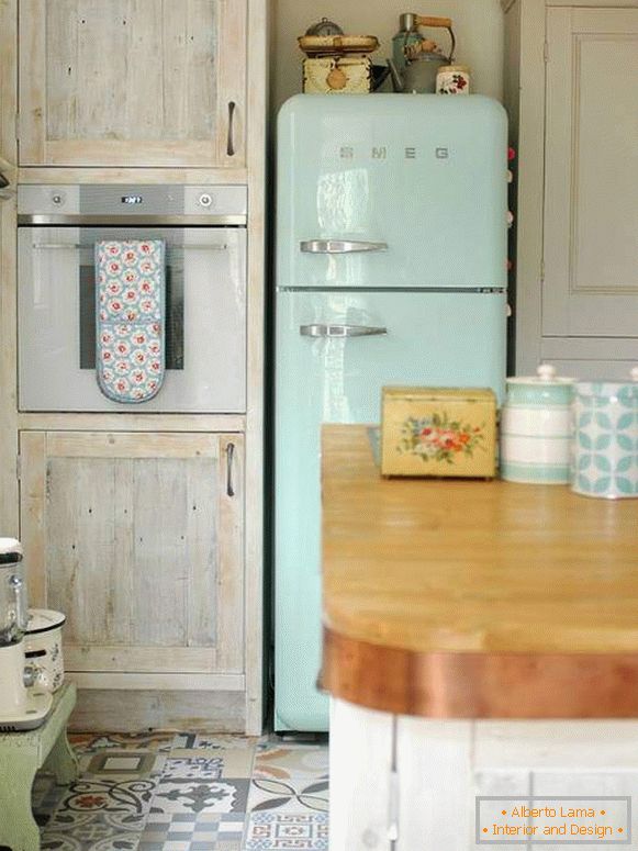 Stylový design podlahy v kuchyni - foto dlaždic