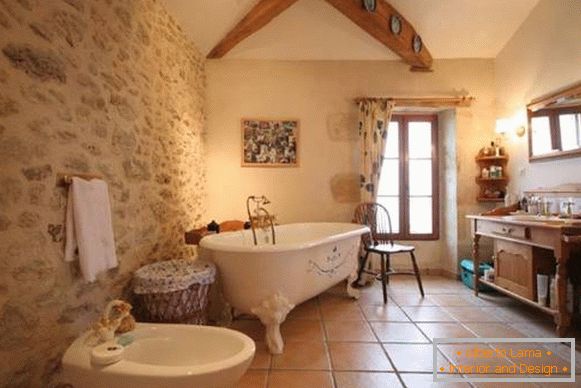 Původní útulný styl v Provence v koupelně