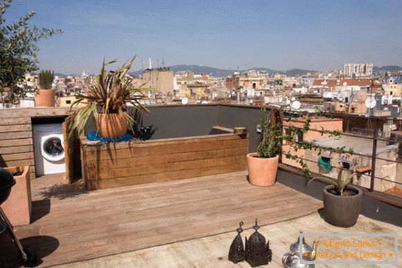 Balkon malého studia v Barceloně
