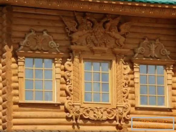 наличники на okna v dřevěném domě