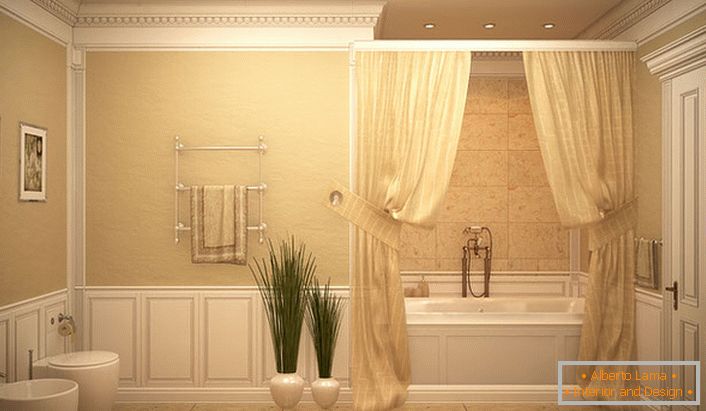 Koupelna je pokryta lehkými závěsy ve stylu romantismu.