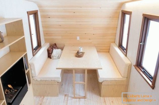 Pohodlný mini-dům: fotka z Ontaria - dřevěná dekorace