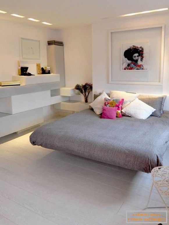 Ženská ložnice ve stylu minimalismu
