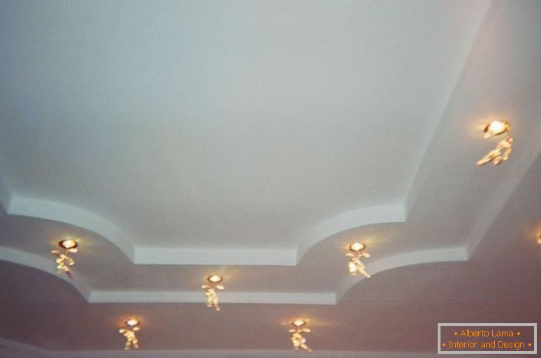 Závěsné stropy v koupelně - 130 fotografických nápadů