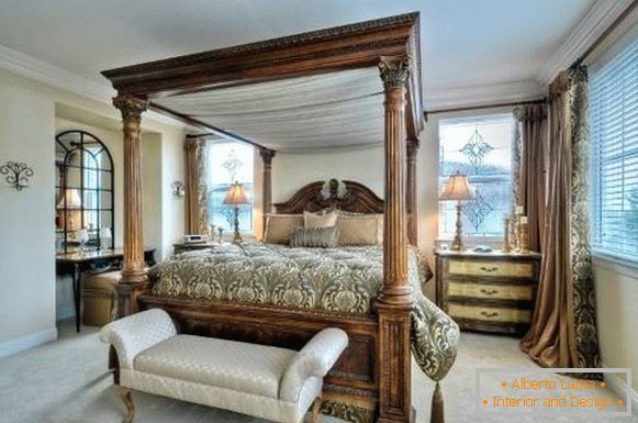 Velké postele na feng shui v ložnici v klasickém stylu