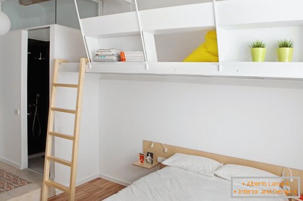 Projekt mini apartmá: ložnice v bílé barvě