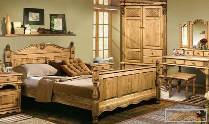 Masivní dřevěný nábytek v rustikálním stylu. Lehké pole dřeva přináší pohodlí a jednoduchost do místnosti, teplo rodinného krbu.