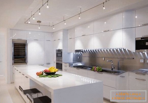 Moderní stropní svítidlo pro kuchyňský - spotový systém