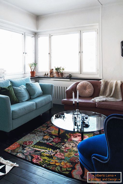 Obývací pokoj malého dvoupokojového bytu