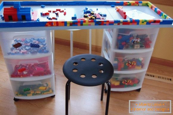 Speciální stůl pro lego vlastní ruce