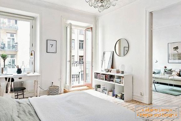 Dvoupokojový apartmán ve skandinávském stylu - obývací pokoj s ložnicemi fotografií