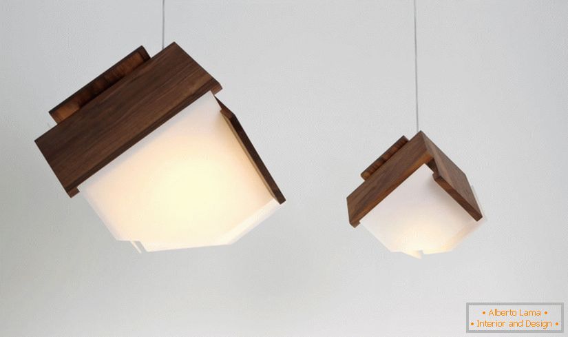 Moderní lampy z tmavého dřeva od firmy Cerno