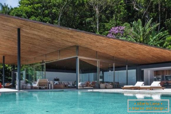 Krásný jednopodlažní dům s bazénem