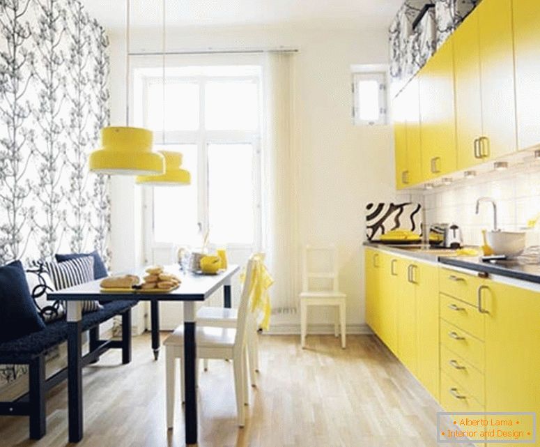 Kuchyně v žluté barvě