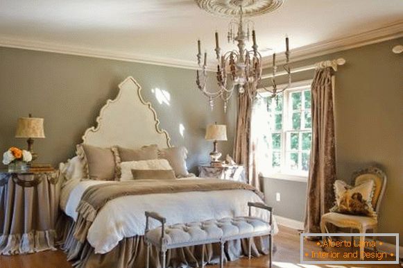 Kombinace klasického stylu a elegantního elegantního pokoje v ložnici