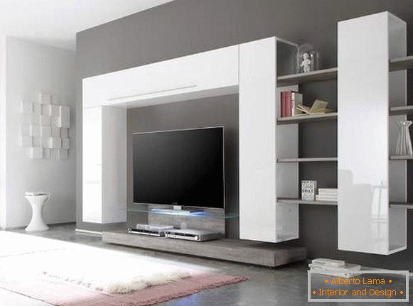 bílá stěna v obývacím pokoji v moderním stylu, foto 1