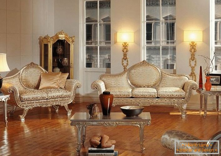 Barokní obývací pokoj v typickém městském apartmánu.