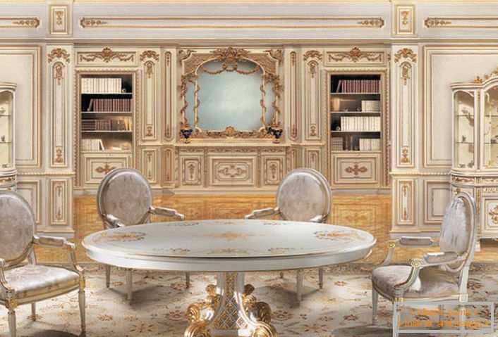 Designový projekt v barokním stylu pro velký obývací pokoj. Dřevěné židle a stůl jsou vyrobeny v jednom stylu.