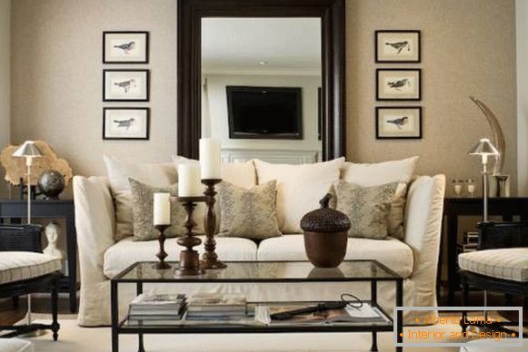 symetrická výzdoba v obývacím pokoji
