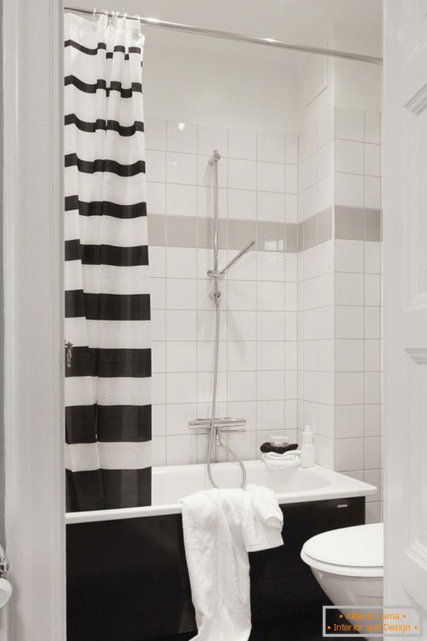 Koupelna v černé a bílé barvě