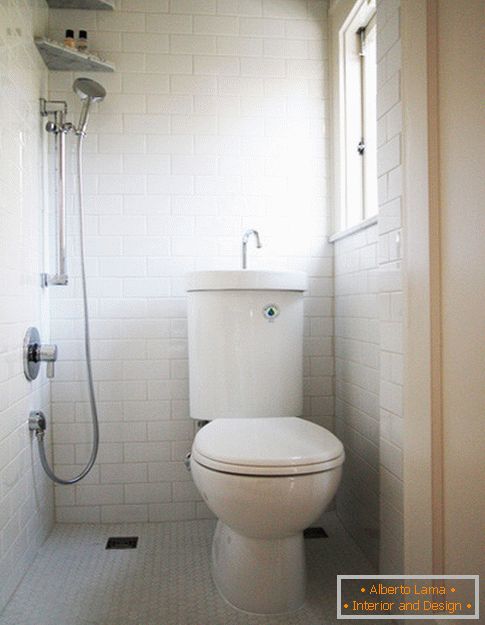 Kompaktní koupelna v bílé barvě