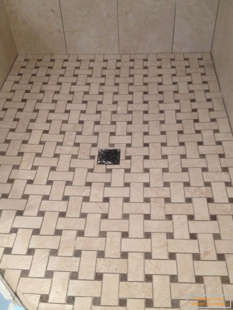 okouzlující-dekorace-ze-sprchové-podlahy-dlažba-v-béžové-barva-také-jednoduchý-čtverec-odtok