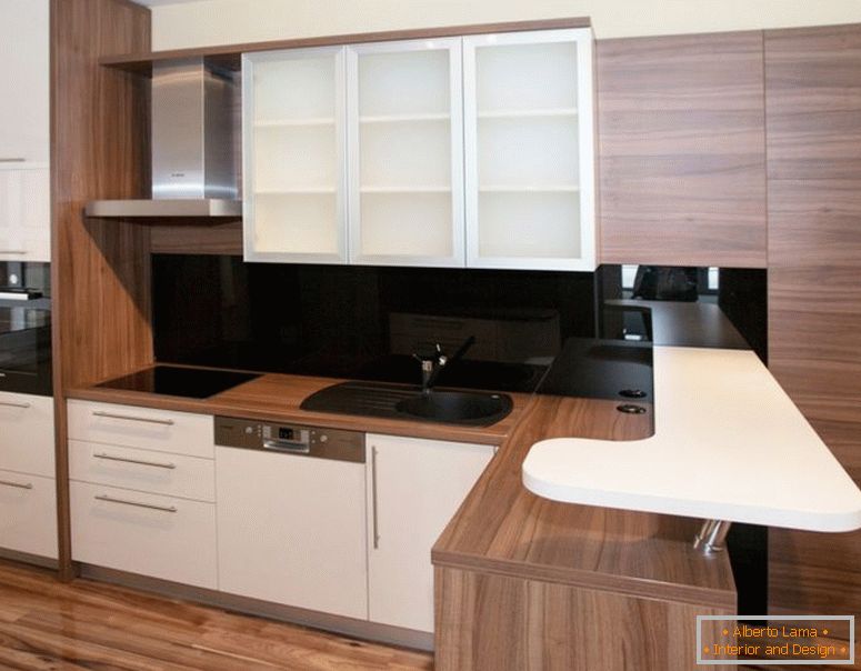 kuchyně-malé-moderní-kuchyně-design-nápady-s-dřevěné-kuchyně-skříňka-a-kuchyně-umyvadlo-také-kohoutek a řezník-blok-pult-také-laminát-podlaha-kuchyně- pro malý kuchyňský design
