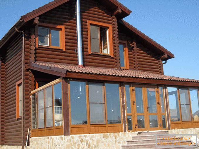 Jak připojit verandu k dřevěnému domu s vlastními rukama