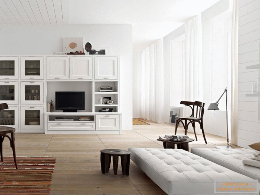 Bílý nábytek v obývacím pokoji