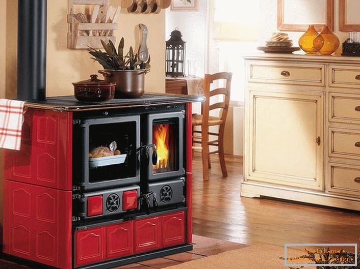 Krb v červené a černé barvě je dekorací kuchyně ve stylu Provence.