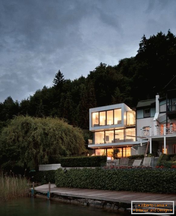 Design velkého domu u jezera
