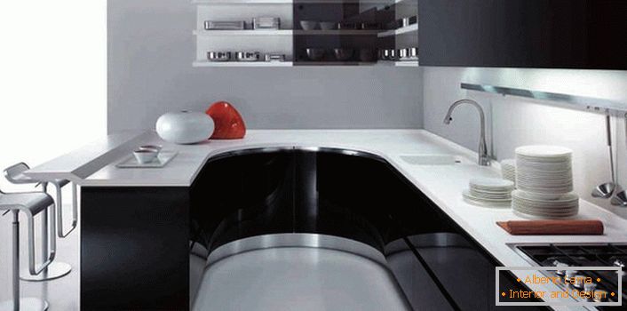Komfortní ve své funkční kuchyni v high-tech stylu. Najděte návrháře barového pultu jako pokračování pracovního prostoru.