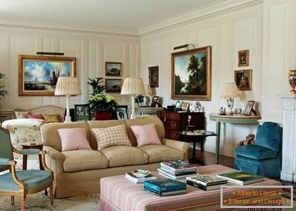 Klasický design obývacího pokoje soukromého domu
