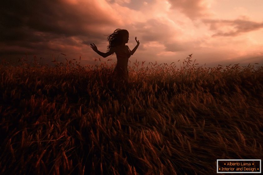 Dívka na pšeničném poli
