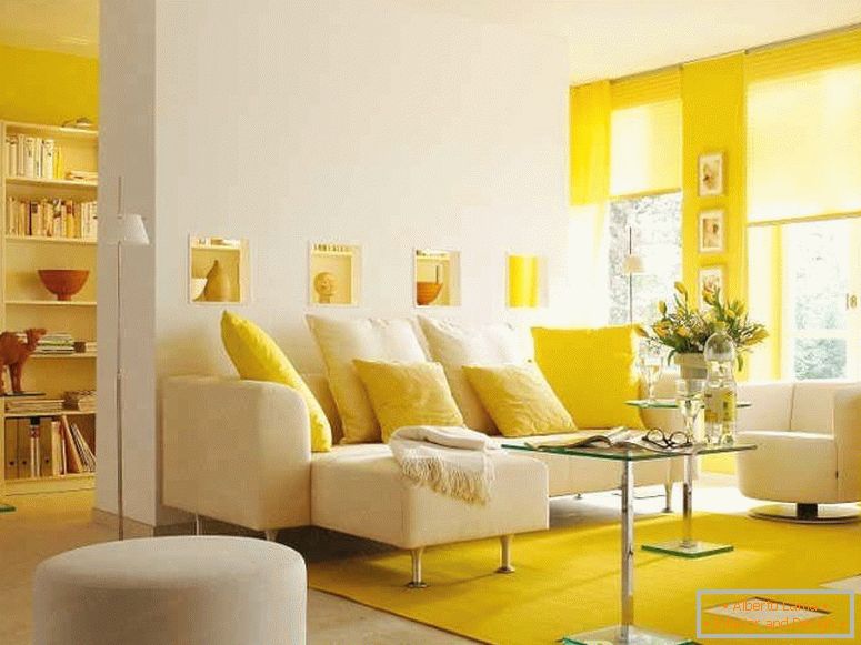Solární žlutá obývací pokoj