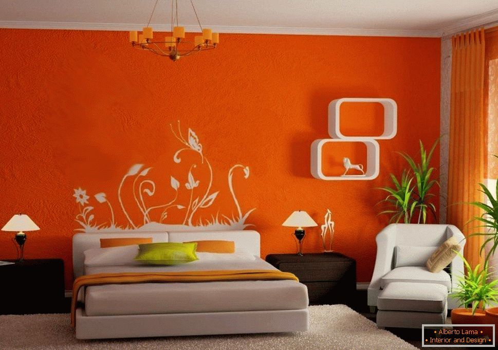 Kombinace oranžových stěn a bílého nábytku
